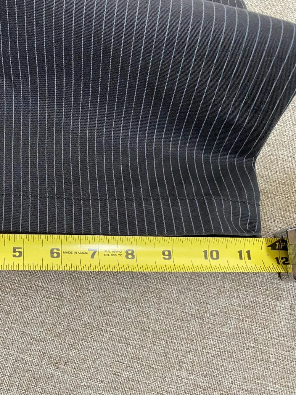 Volcom Dress Shorts Men's 34 Mid Rise Black Stripes Office Casual - Picture 12 of 13